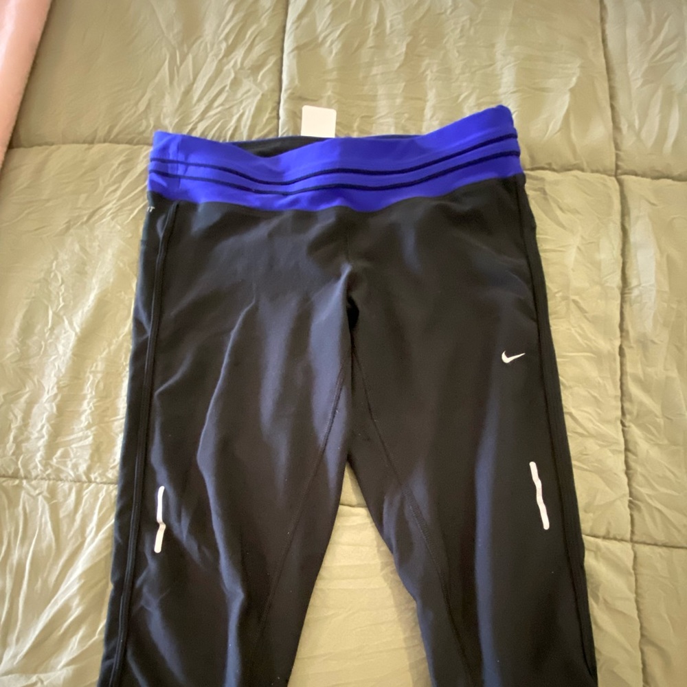 Nike dry-fit capri leggings